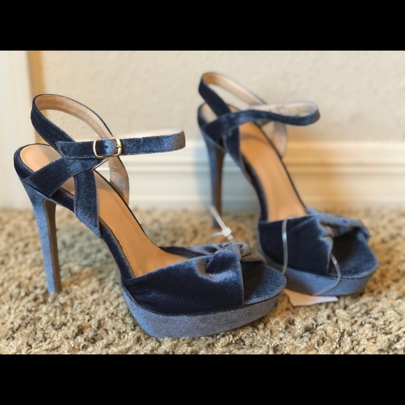 Navy blue velvet stilettos - Picture 1 of 3